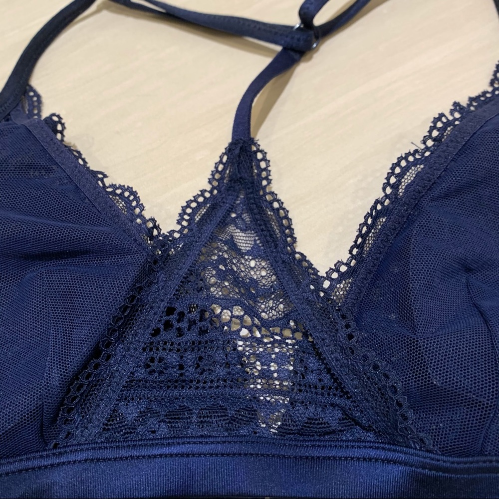 Navy Blue Lacey T Back Bra Tag Missing but is a Size Small - Picture 2 of 7